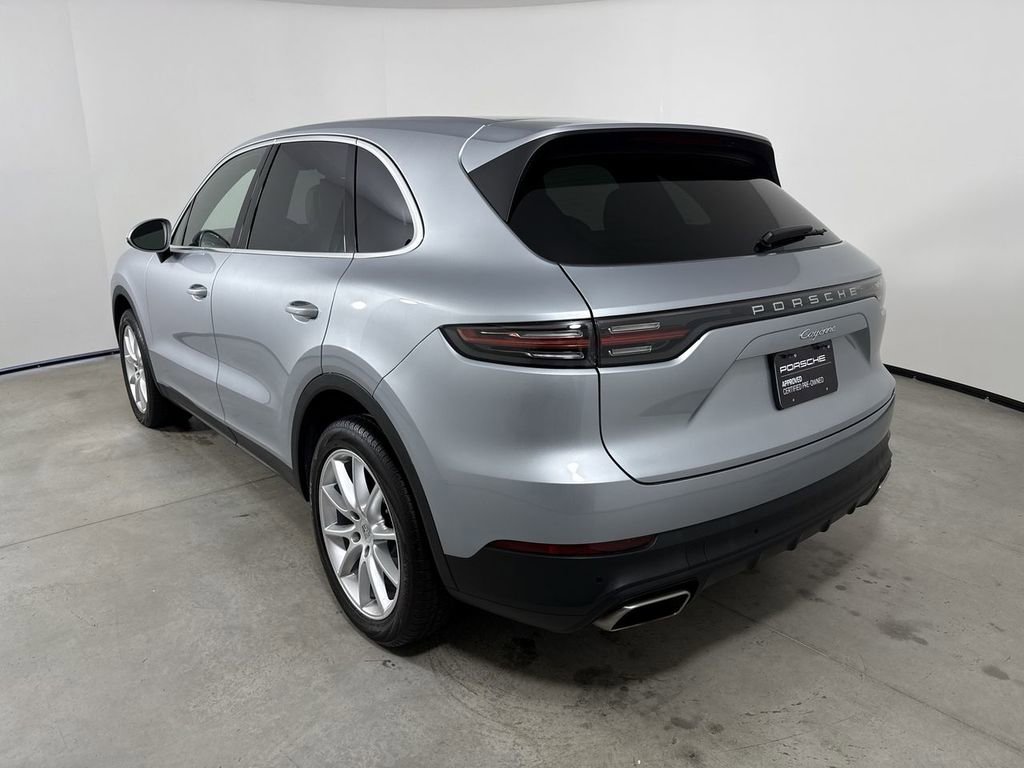 Certified 2023 Porsche Cayenne Platinum Edition image 3