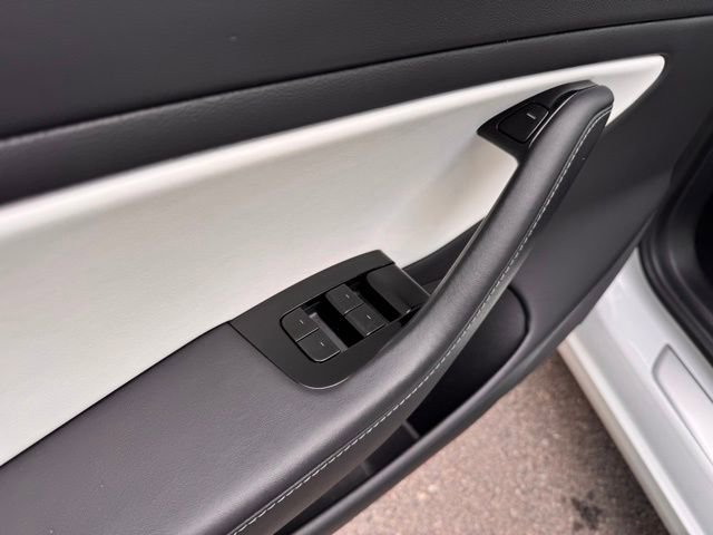 Used 2020 Tesla Model 3 Long Range image 10