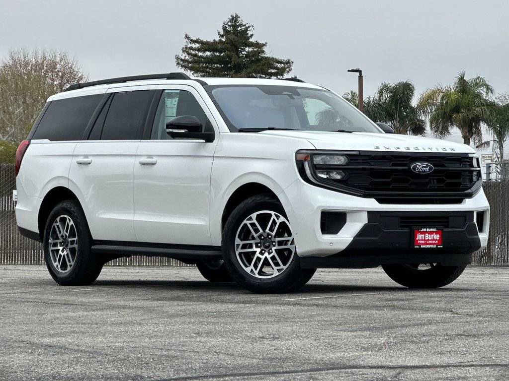 Certified 2025 Ford Expedition Active image 1