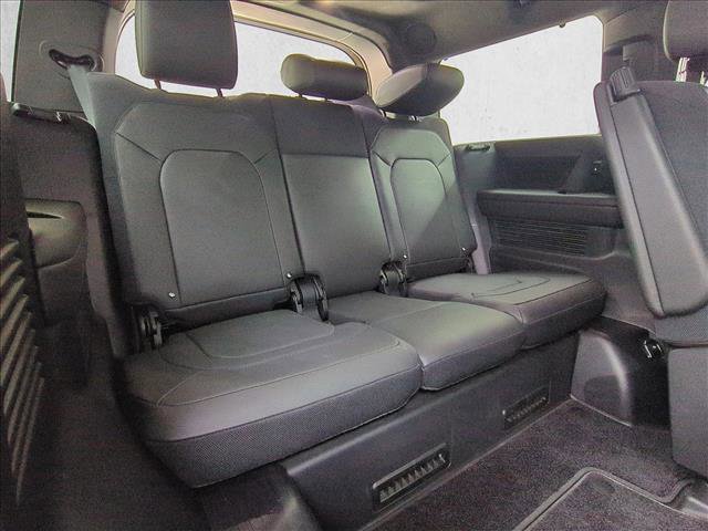 Certified 2025 Land Rover Defender 130 X image 23