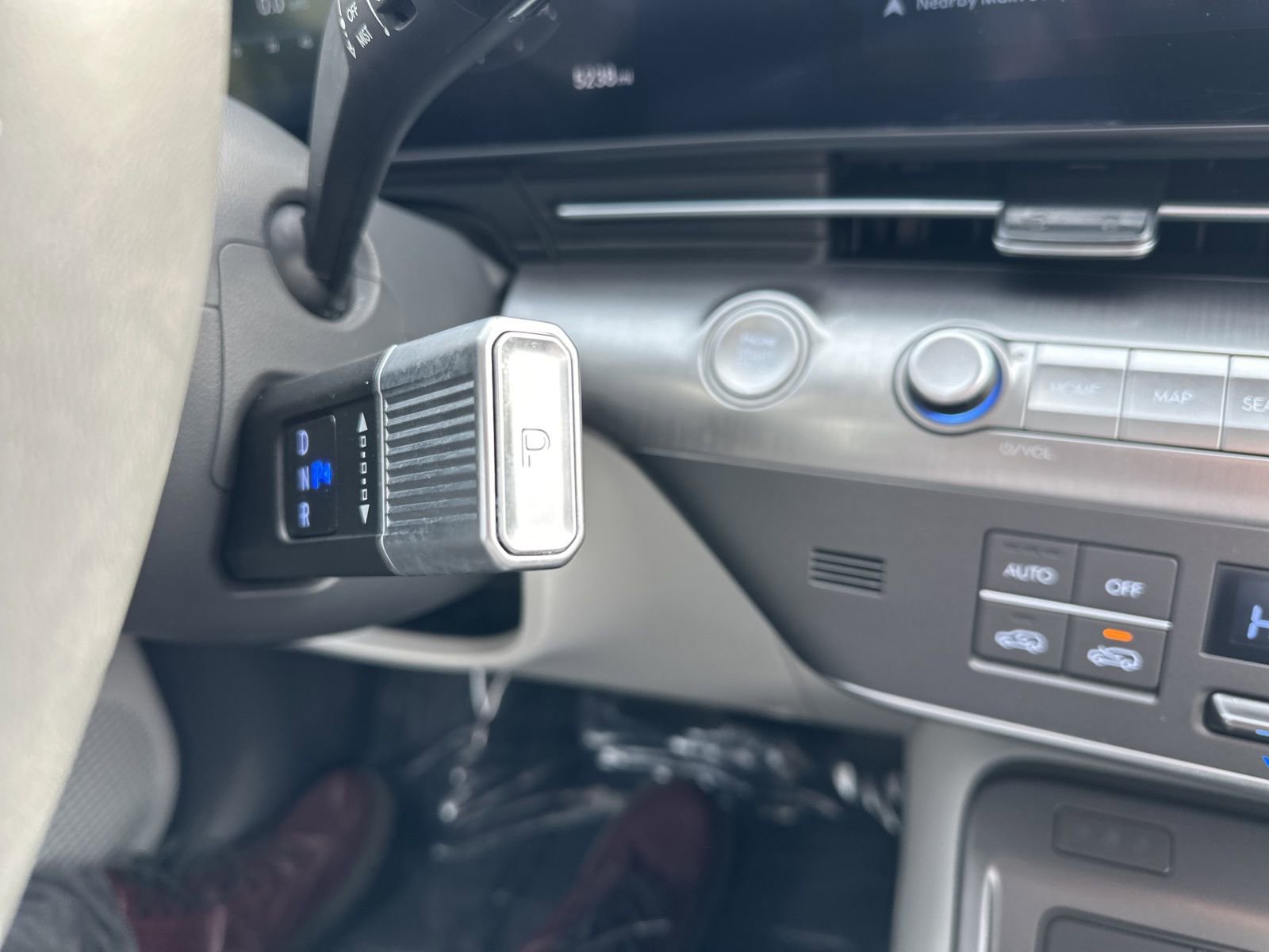 Used 2025 Hyundai Kona Limited image 46