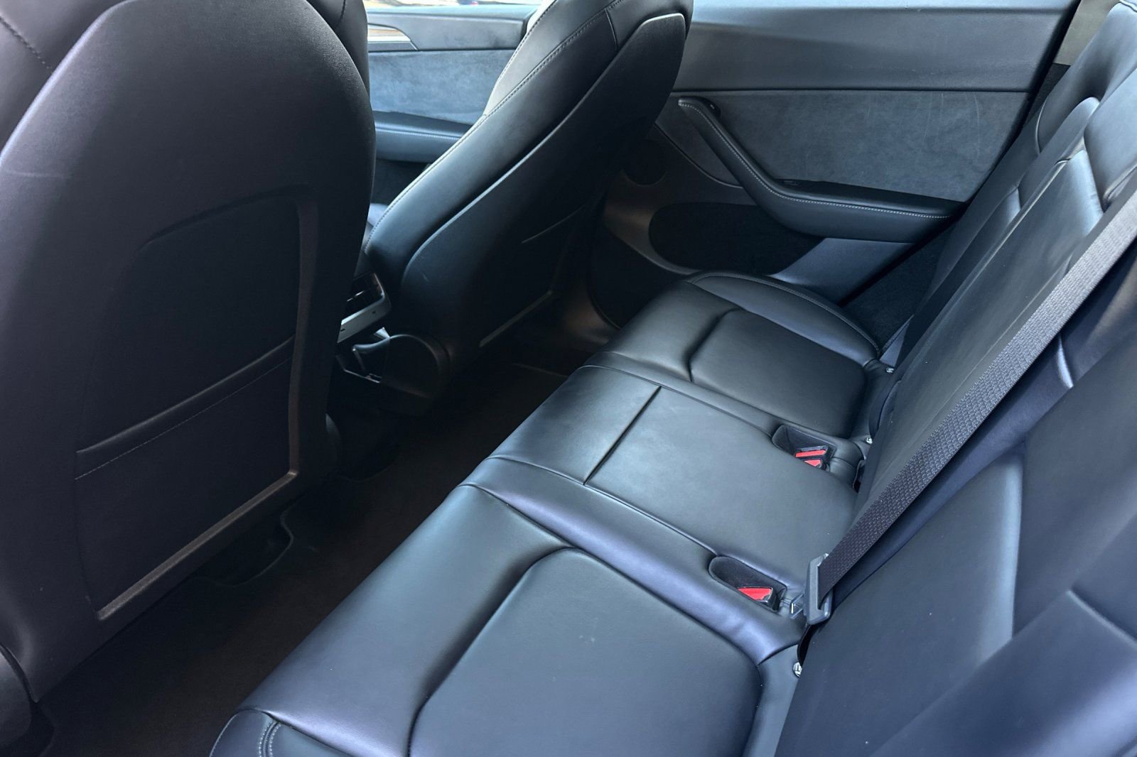 Used 2024 Tesla Model Y Long Range image 11