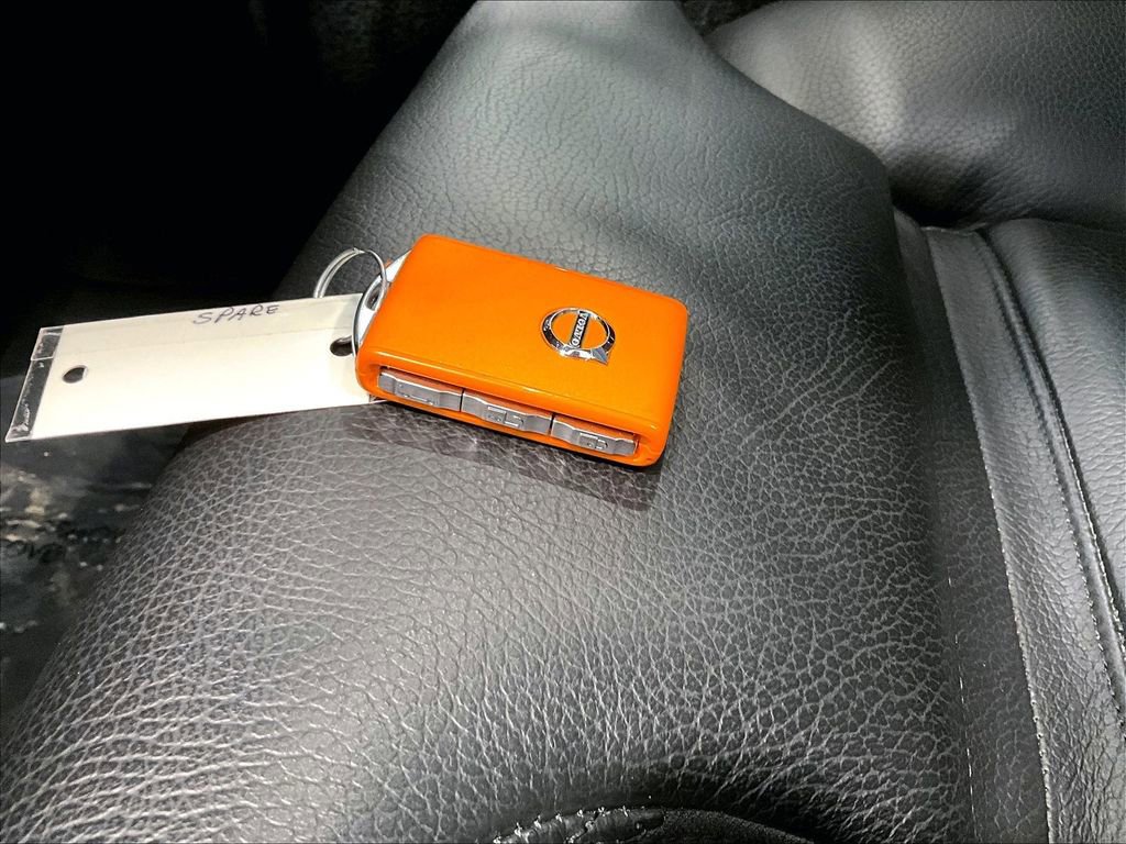 Used 2024 Volvo S60 B5 Ultimate w/ Climate Package image 32