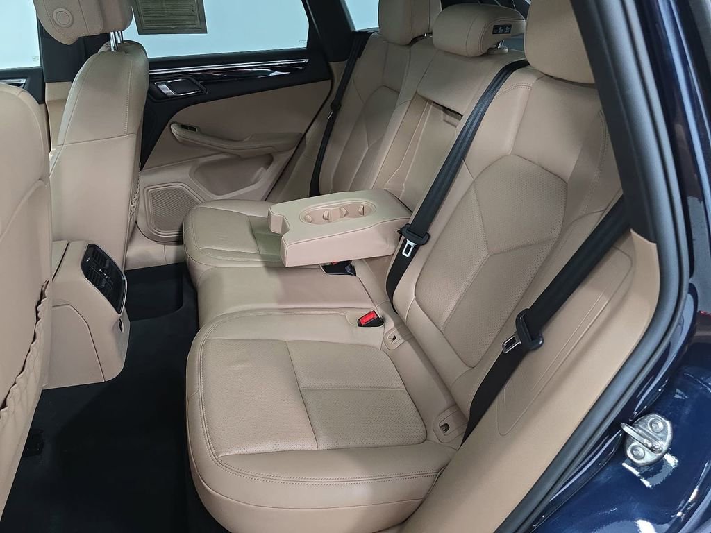 Used 2021 Porsche Macan AWD/4WD image 27