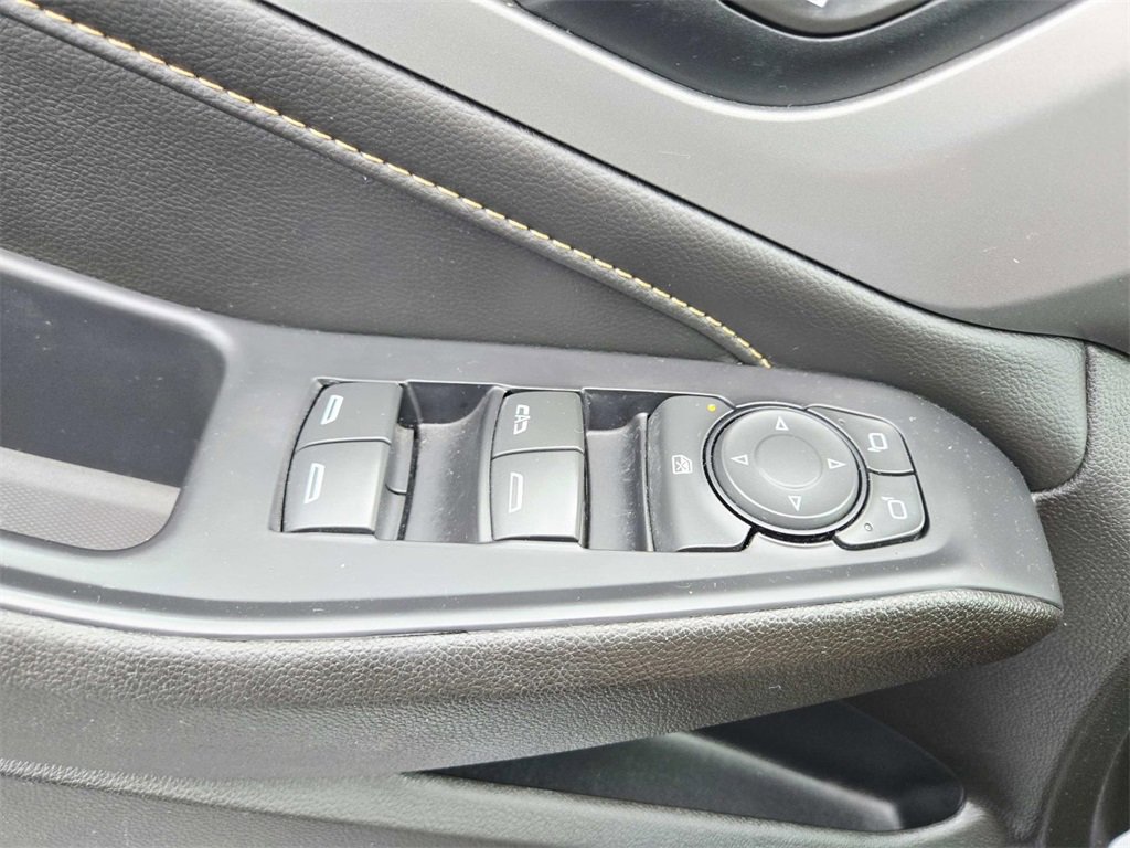 Used 2021 Chevrolet Traverse LT image 35