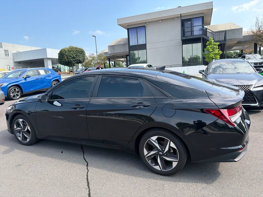 Used 2023 Hyundai Elantra SEL w/ Convenience Package FWD image 17