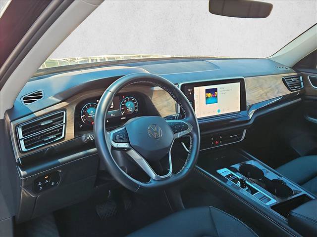 Used 2025 Volkswagen Atlas SE FWD image 10