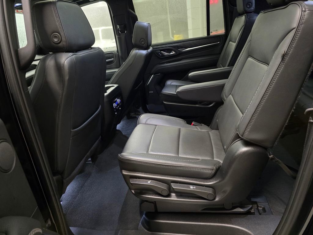 Used 2024 GMC Yukon XL Denali AWD/4WD image 34