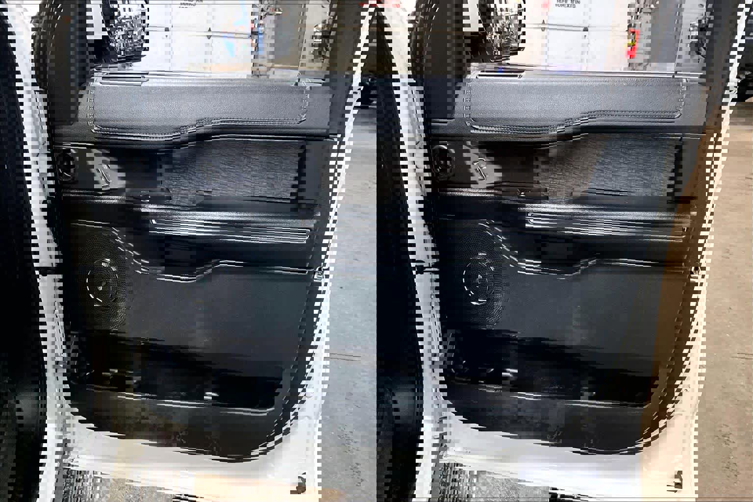 Used 2021 Ford Expedition Max Limited image 22