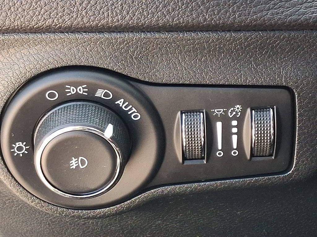 Used 2018 Jeep Compass Trailhawk w/ Navigation Group AWD/4WD image 25