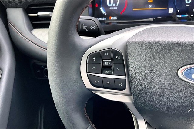 Used 2025 Ford Explorer Active w/ Active Comfort Package image 11