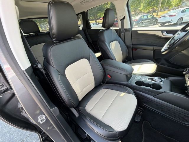 Used 2021 Ford Escape Titanium w/ Titanium Elite Package AWD/4WD image 30