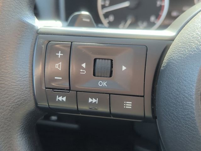 Used 2024 Nissan Rogue SV AWD/4WD image 15