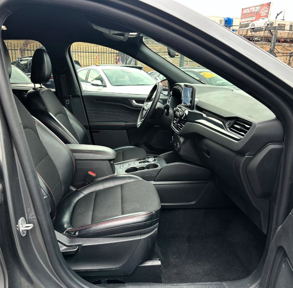 Used 2025 Ford Escape ST-Line FWD image 22