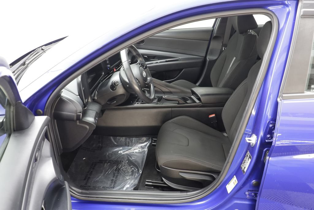 Used 2025 Hyundai Elantra Sport FWD image 6
