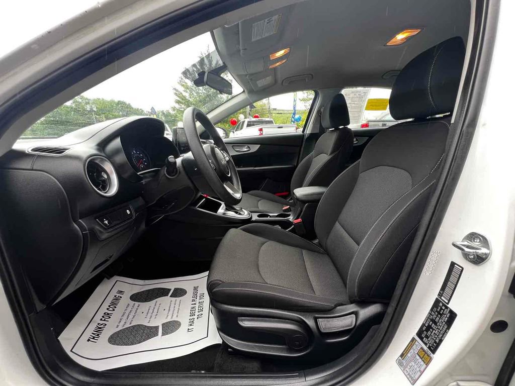 Used 2023 Kia Forte LXS image 12
