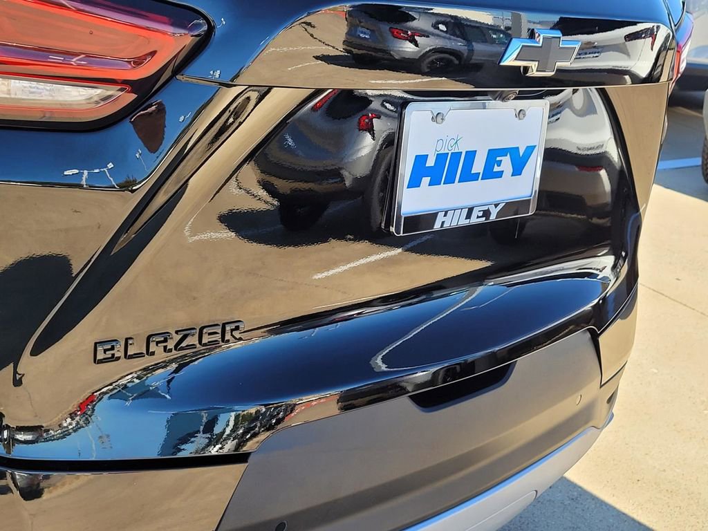 New 2026 Chevrolet Blazer LT w/ Midnight/Sport Edition image 4