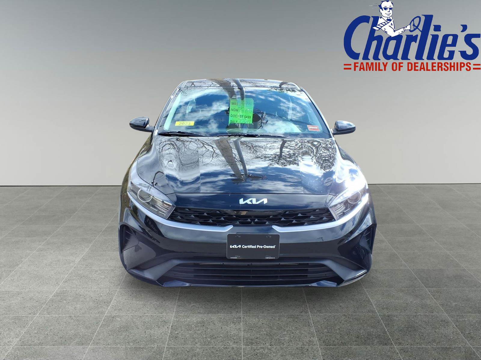 Used 2023 Kia Forte LXS image 2