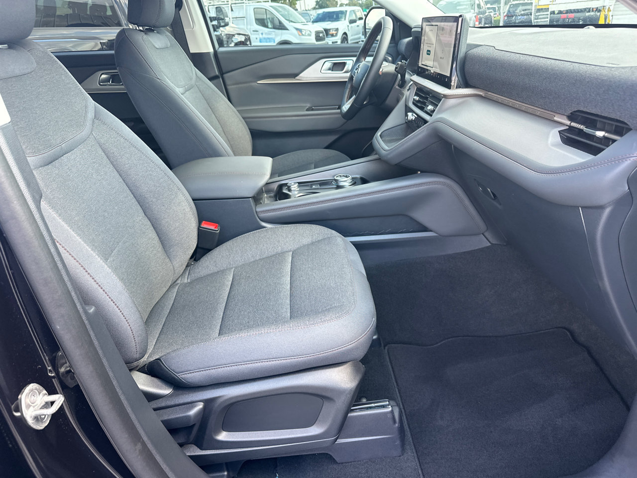 New 2026 Ford Explorer Active RWD image 13