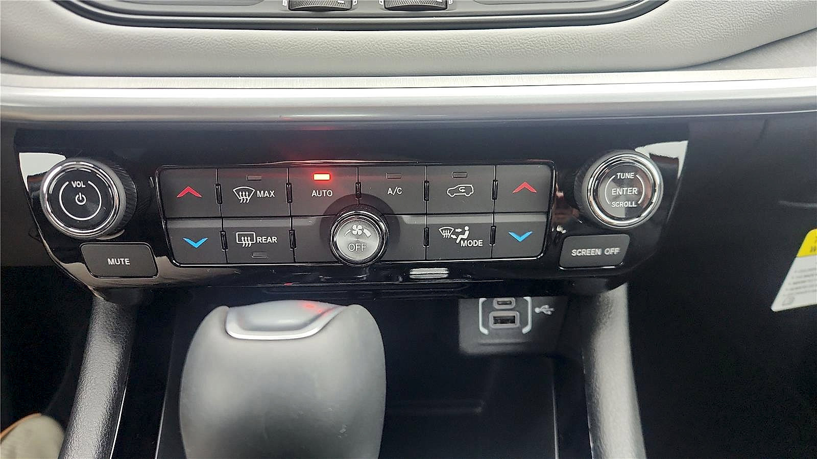 New 2026 Jeep Compass Limited w/ Sun, Sound & Navigation Group AWD/4WD image 20