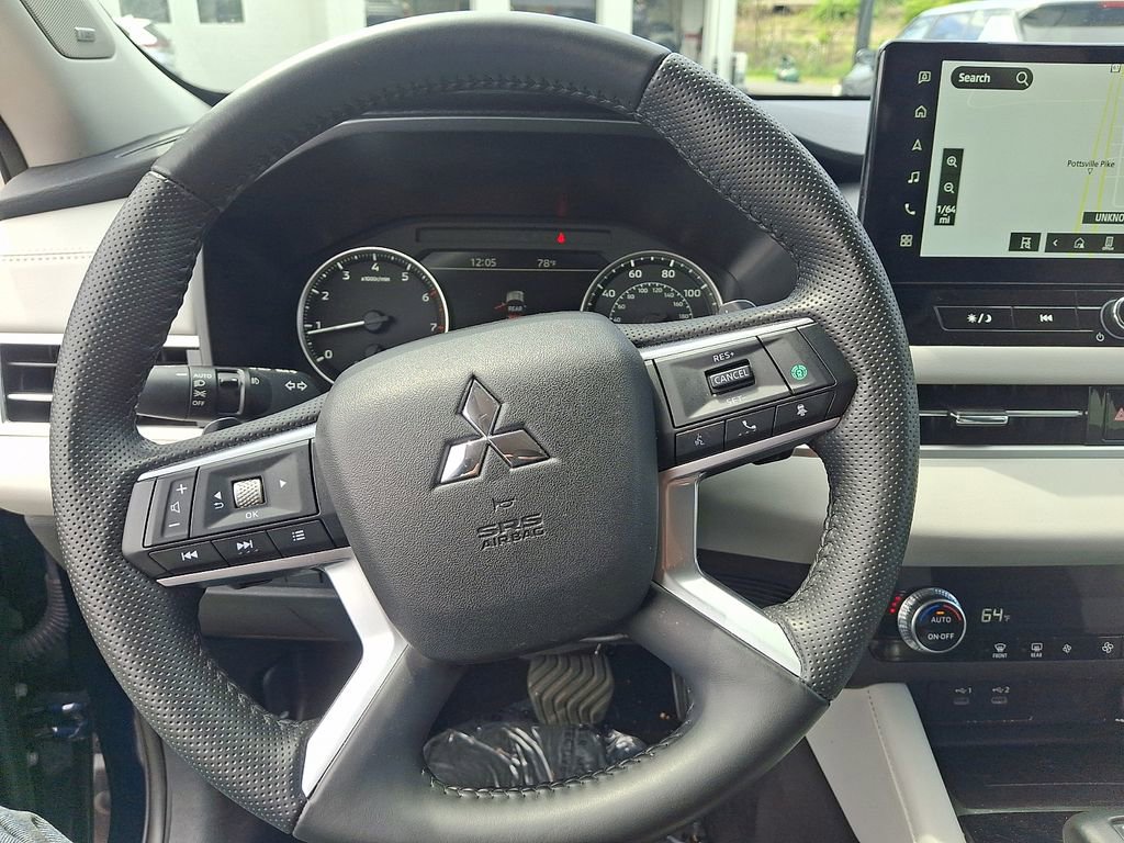 Used 2025 Mitsubishi Outlander SE AWD/4WD image 21