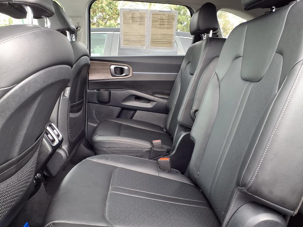Certified 2023 Kia Sorento X-Line EX AWD/4WD image 11