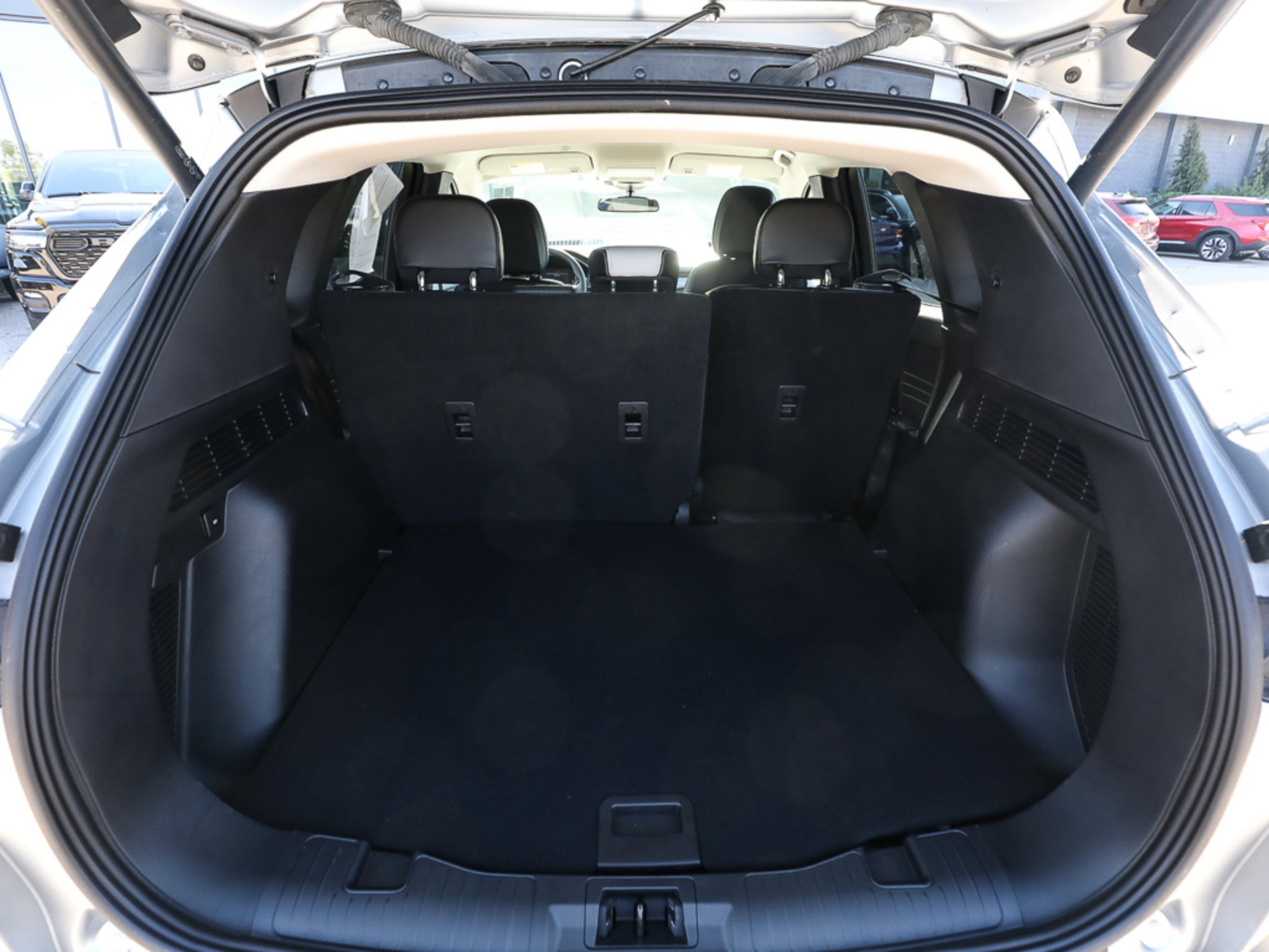 Used 2024 Ford Escape SE FWD image 6