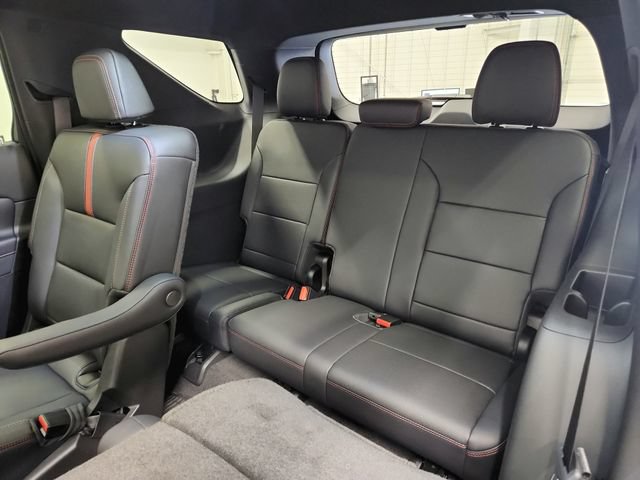 New 2026 Chevrolet Traverse RS w/ LPO, Floor Liner Package FWD image 43
