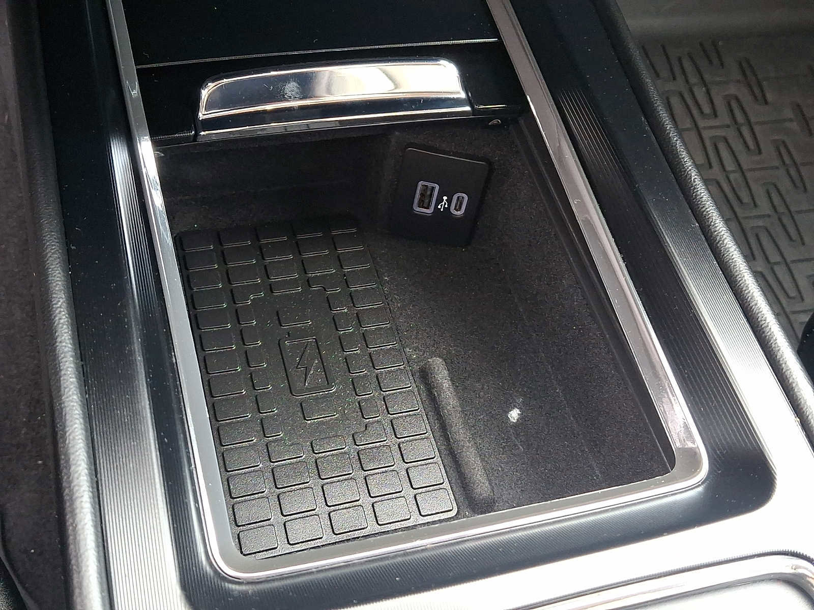 Used 2023 Lincoln Corsair Reserve w/ Equipment Group 201A image 25