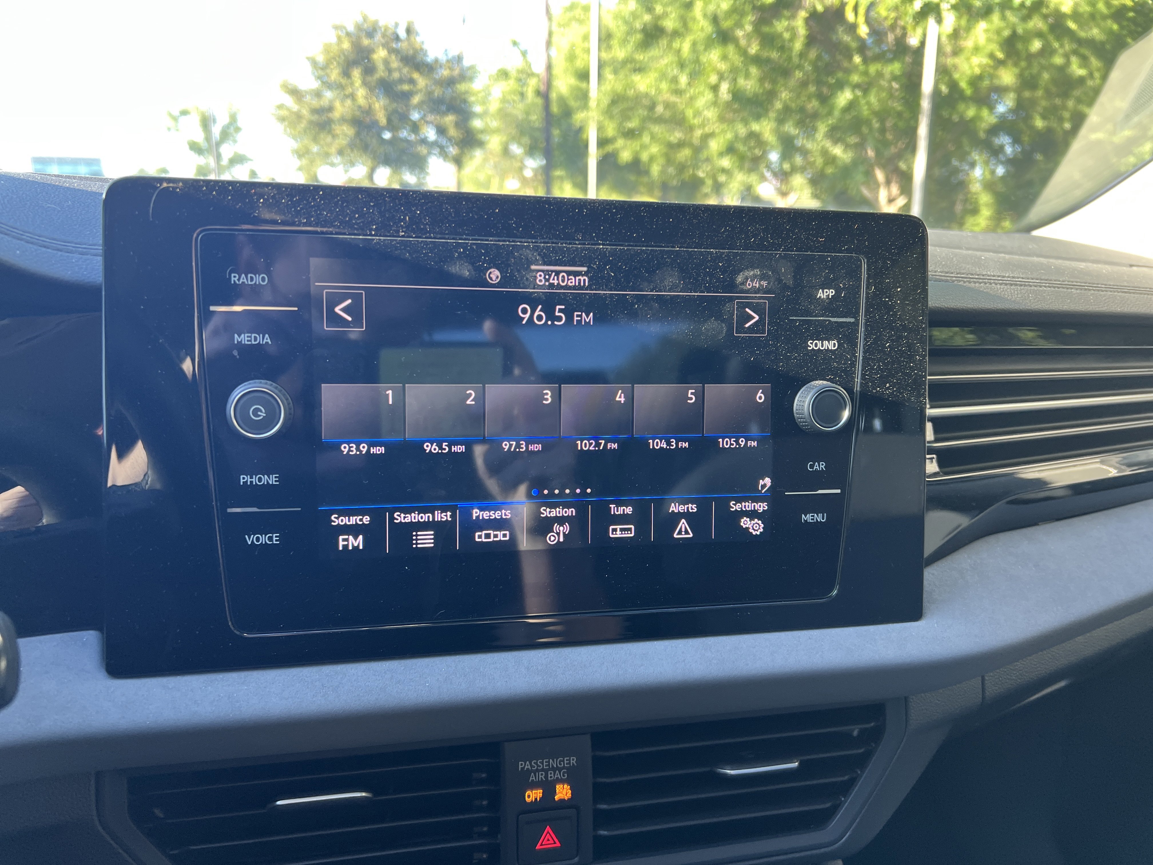 Used 2025 Volkswagen Jetta SE w/ Sunroof Package FWD image 21