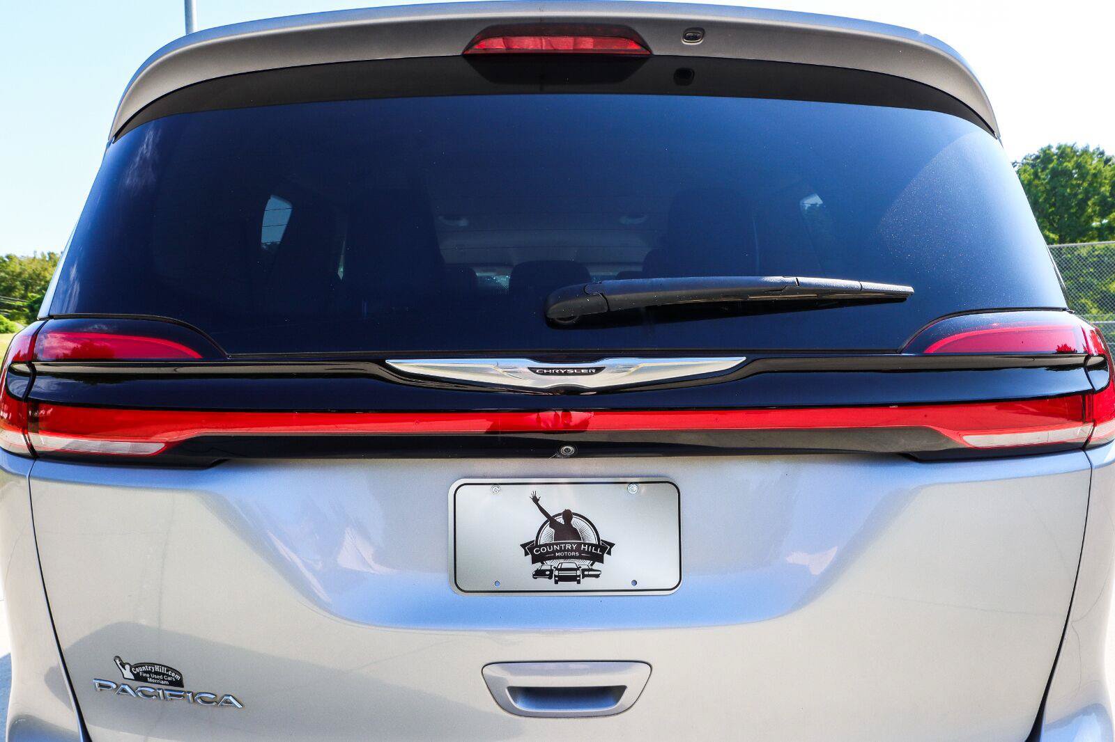 Used 2021 Chrysler Pacifica Touring-L FWD image 43