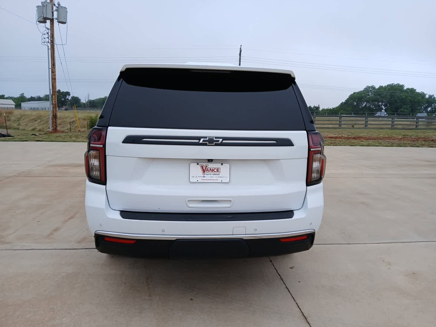 Used 2022 Chevrolet Suburban LT w/ Luxury Package RWD image 8