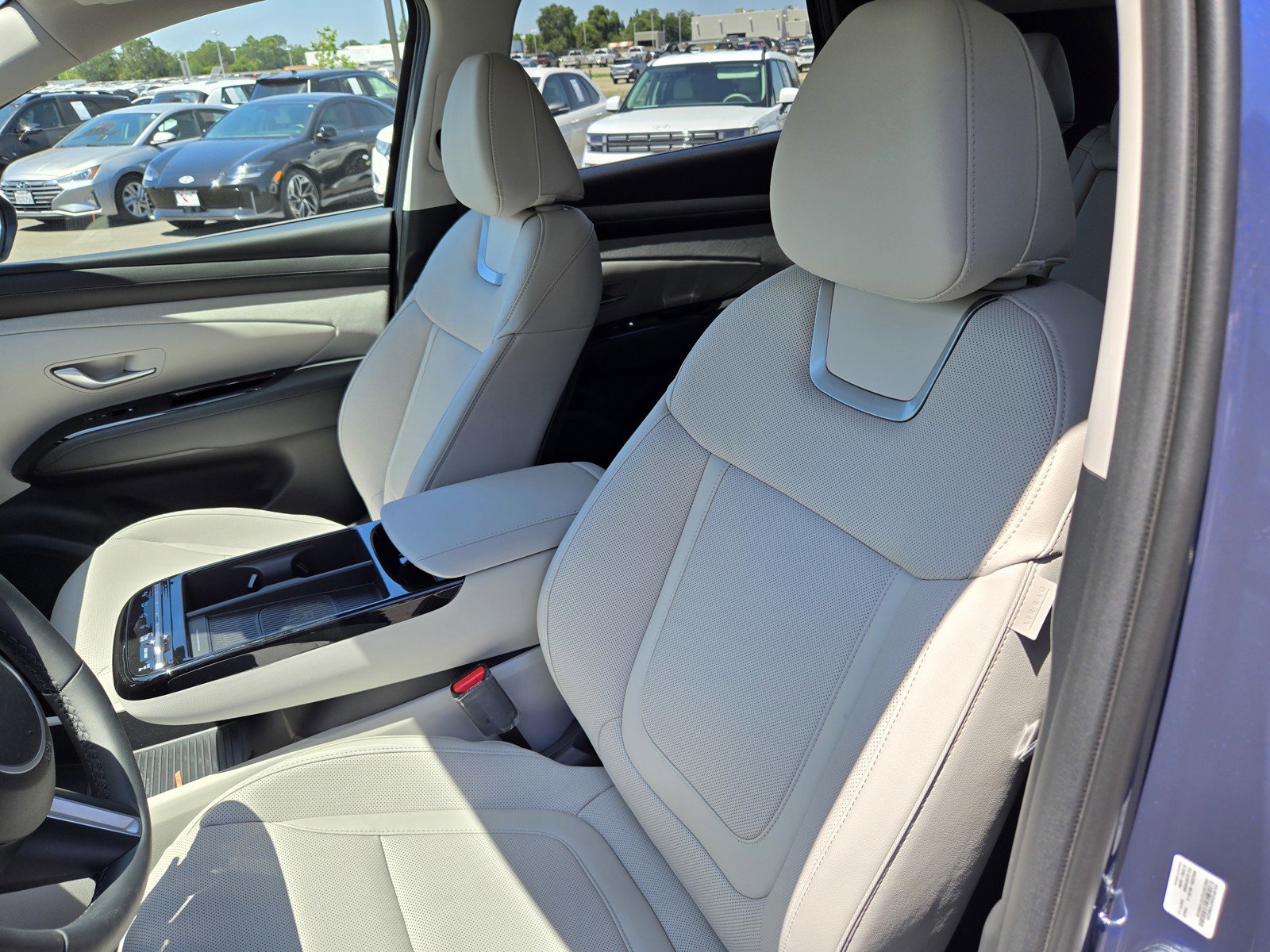 New 2025 Hyundai Tucson Limited image 16