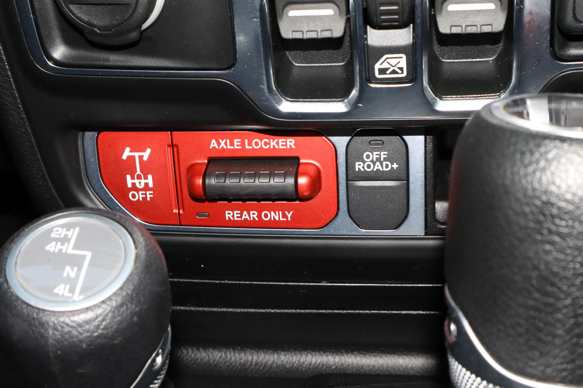Used 2020 Jeep Gladiator Mojave w/ Trailer Tow Package AWD/4WD image 11