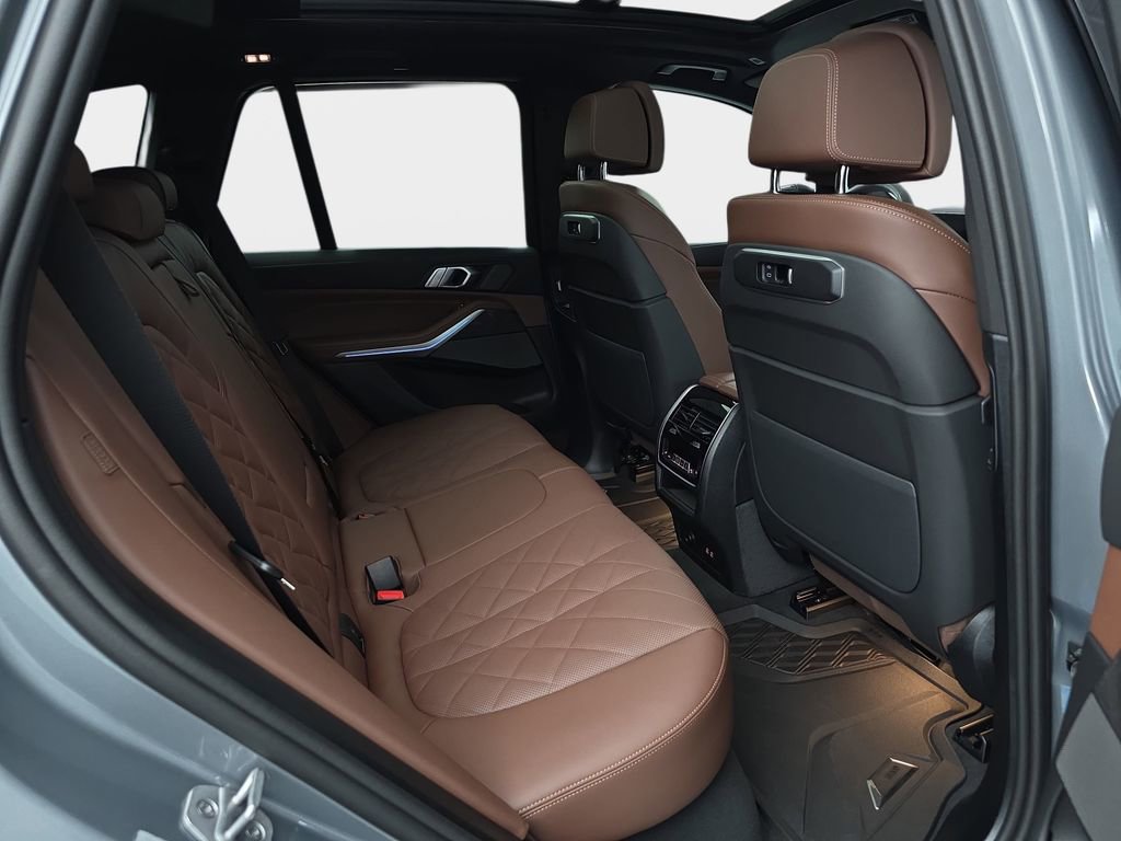 New 2026 BMW X5 xDrive50e w/ M Sport Package image 11