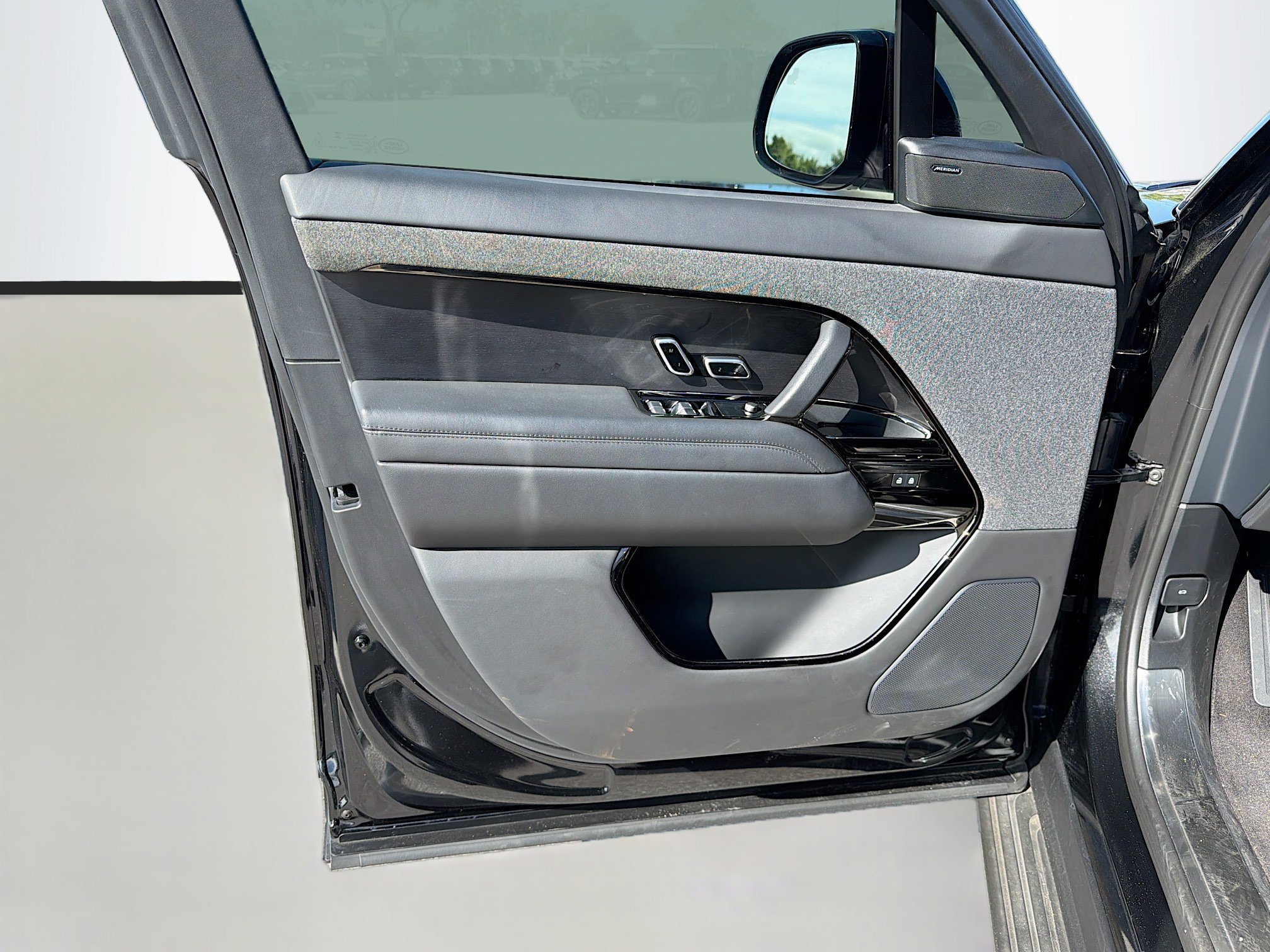 Used 2024 Land Rover Range Rover Sport SE image 23