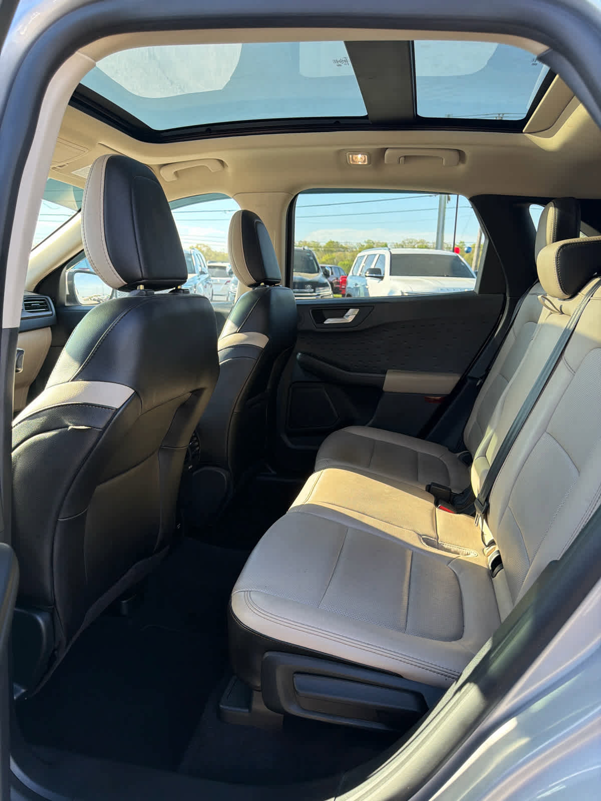 Used 2020 Ford Escape Titanium image 11