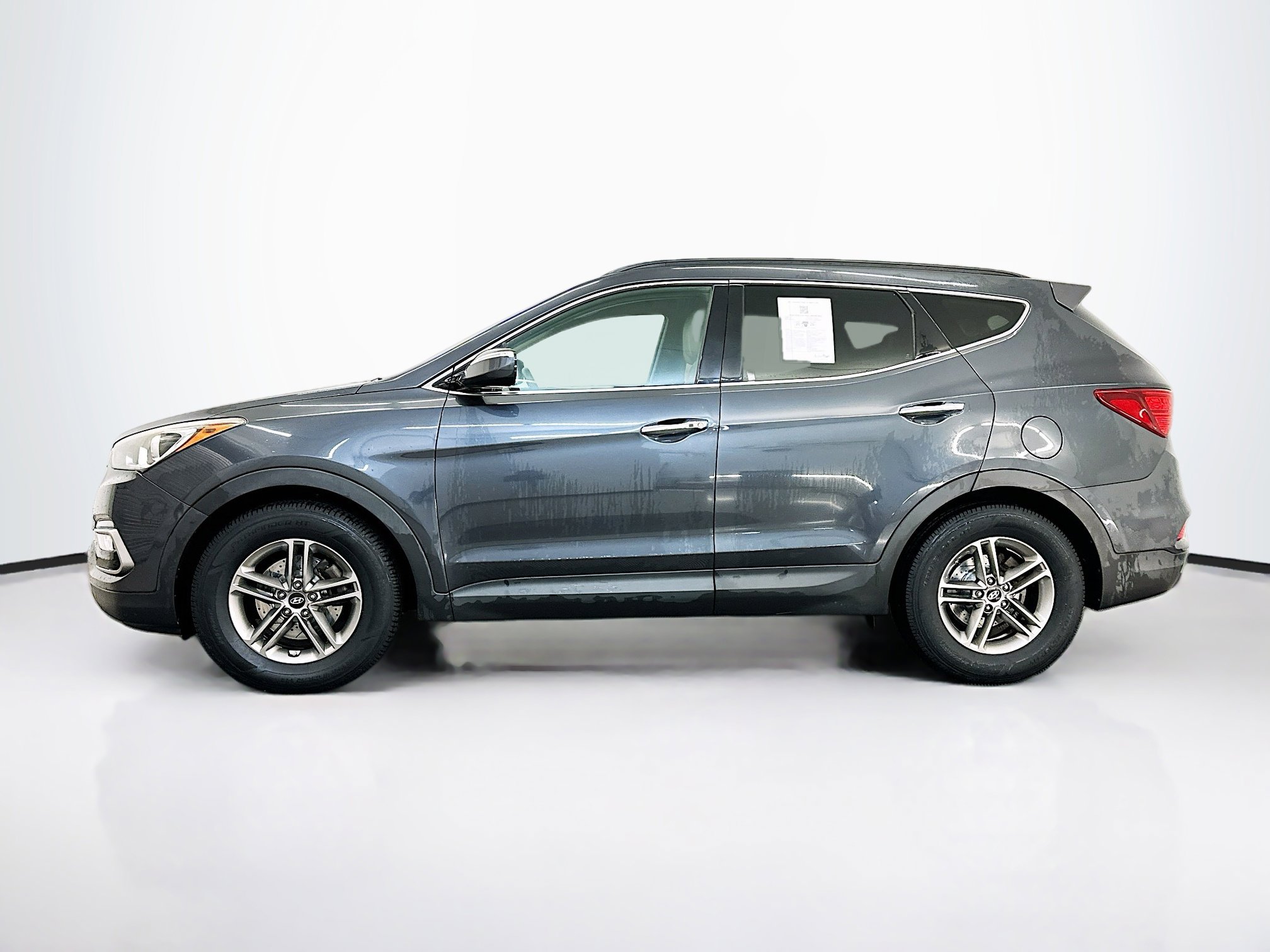 Used 2017 Hyundai Santa Fe Sport image 4