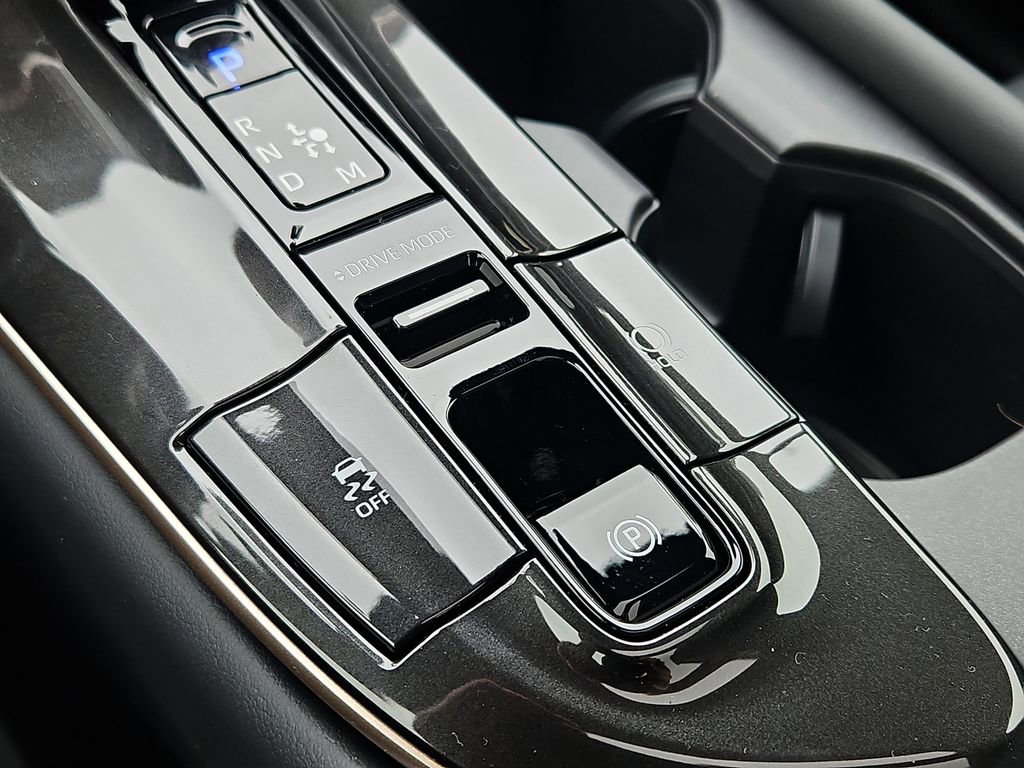 New 2026 Toyota Crown Platinum AWD/4WD image 11