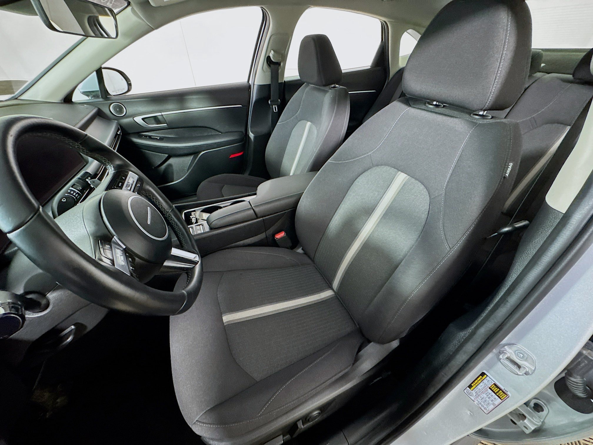 Used 2025 Hyundai Sonata SEL FWD image 13