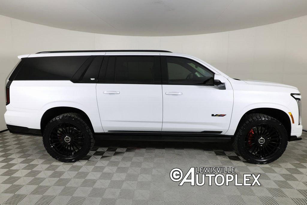 Used 2026 Cadillac Escalade ESV V image 4