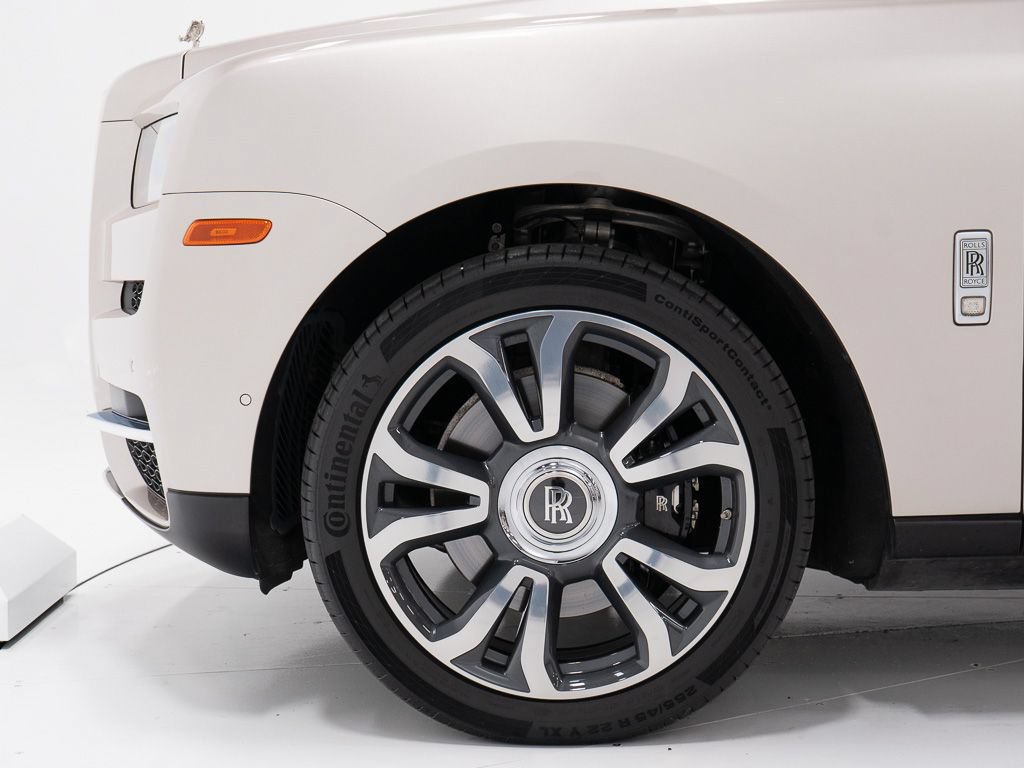 Certified 2019 Rolls-Royce Cullinan AWD/4WD image 48