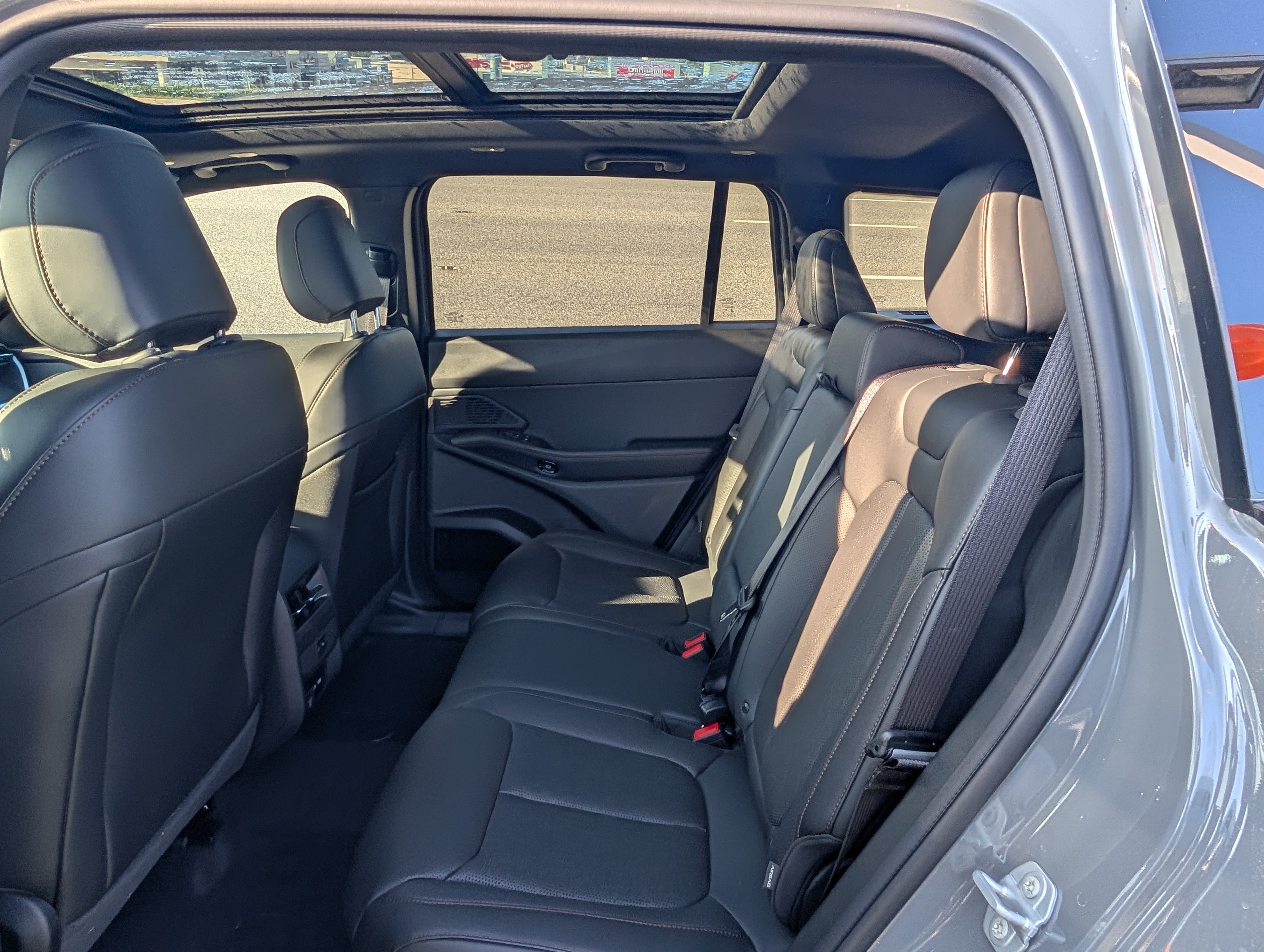 New 2026 Jeep Cherokee Overland w/ Advanced Pro Tech Group AWD/4WD image 14
