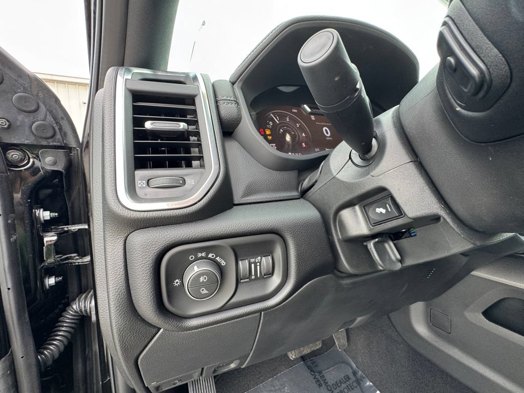 New 2026 RAM 3500 Laramie AWD/4WD image 25
