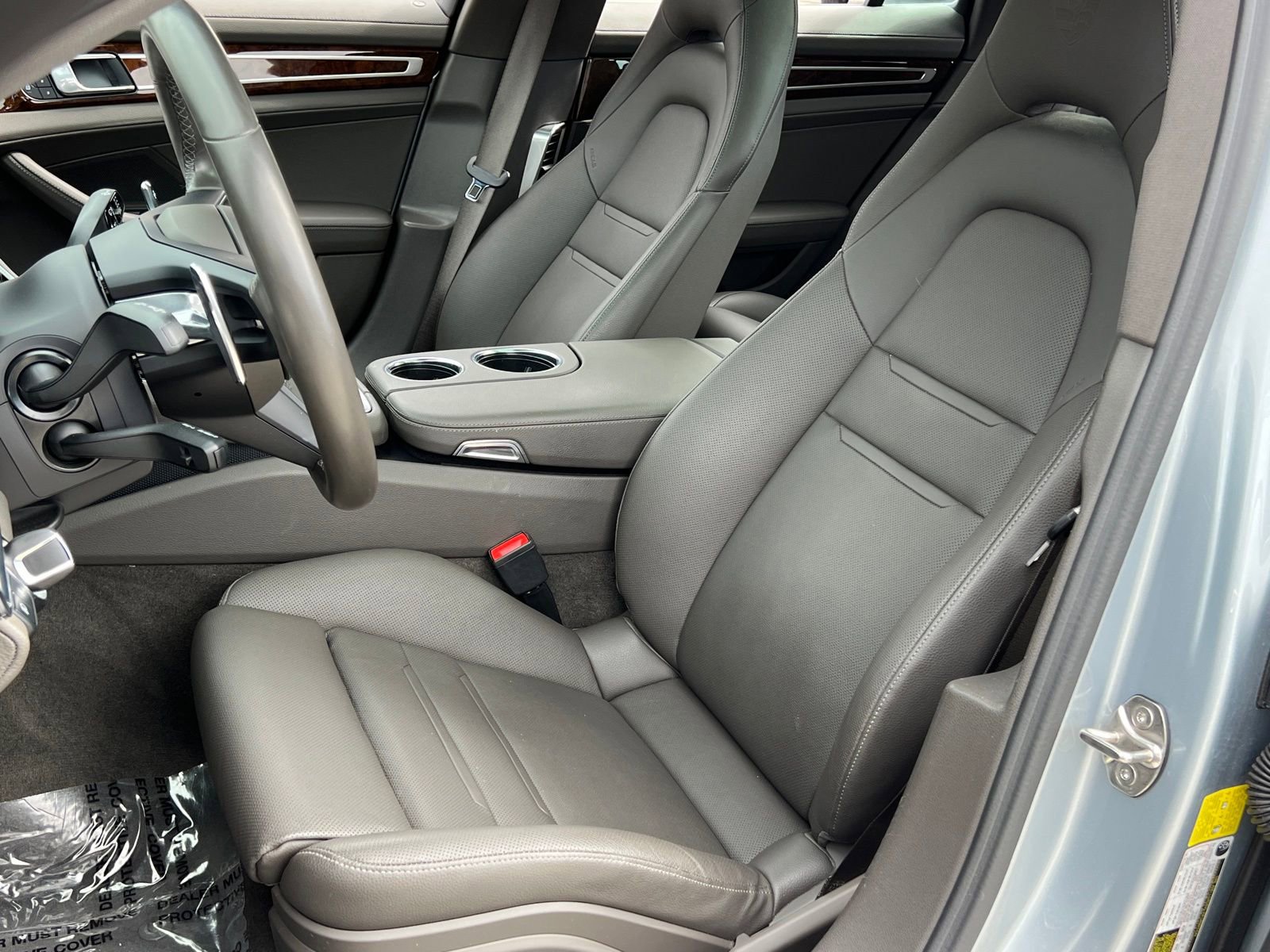 Certified 2023 Porsche Panamera 4 Platinum Edition image 5