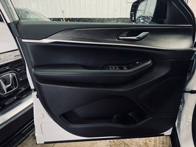 New 2026 Jeep Grand Cherokee Altitude image 11