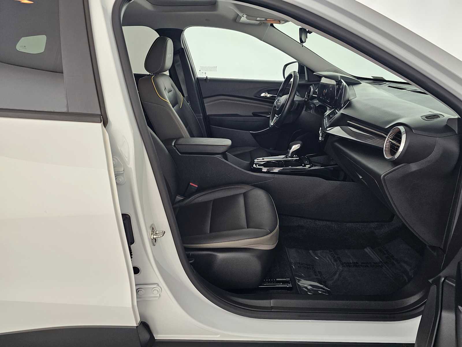 Used 2024 Chevrolet Trax ACTIV w/ Sunroof Package FWD image 10