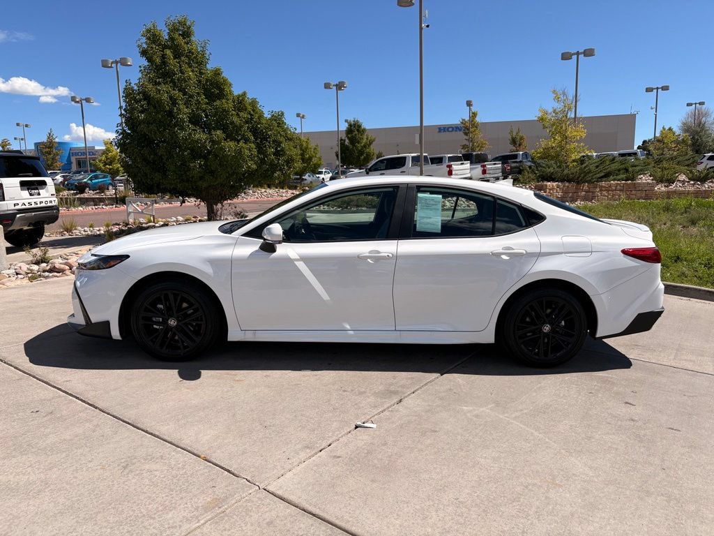 Used 2026 Toyota Camry SE FWD image 4
