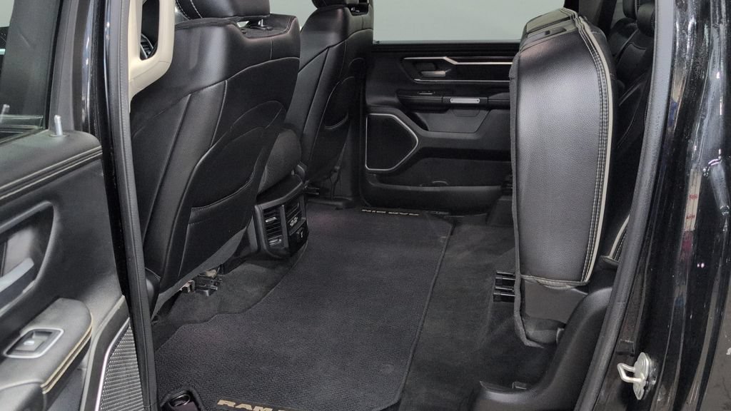 Used 2022 RAM 1500 Laramie AWD/4WD image 19