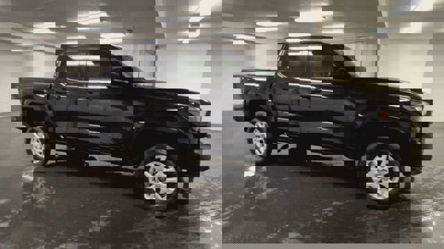 Used 2025 Toyota Tacoma SR5 image 2